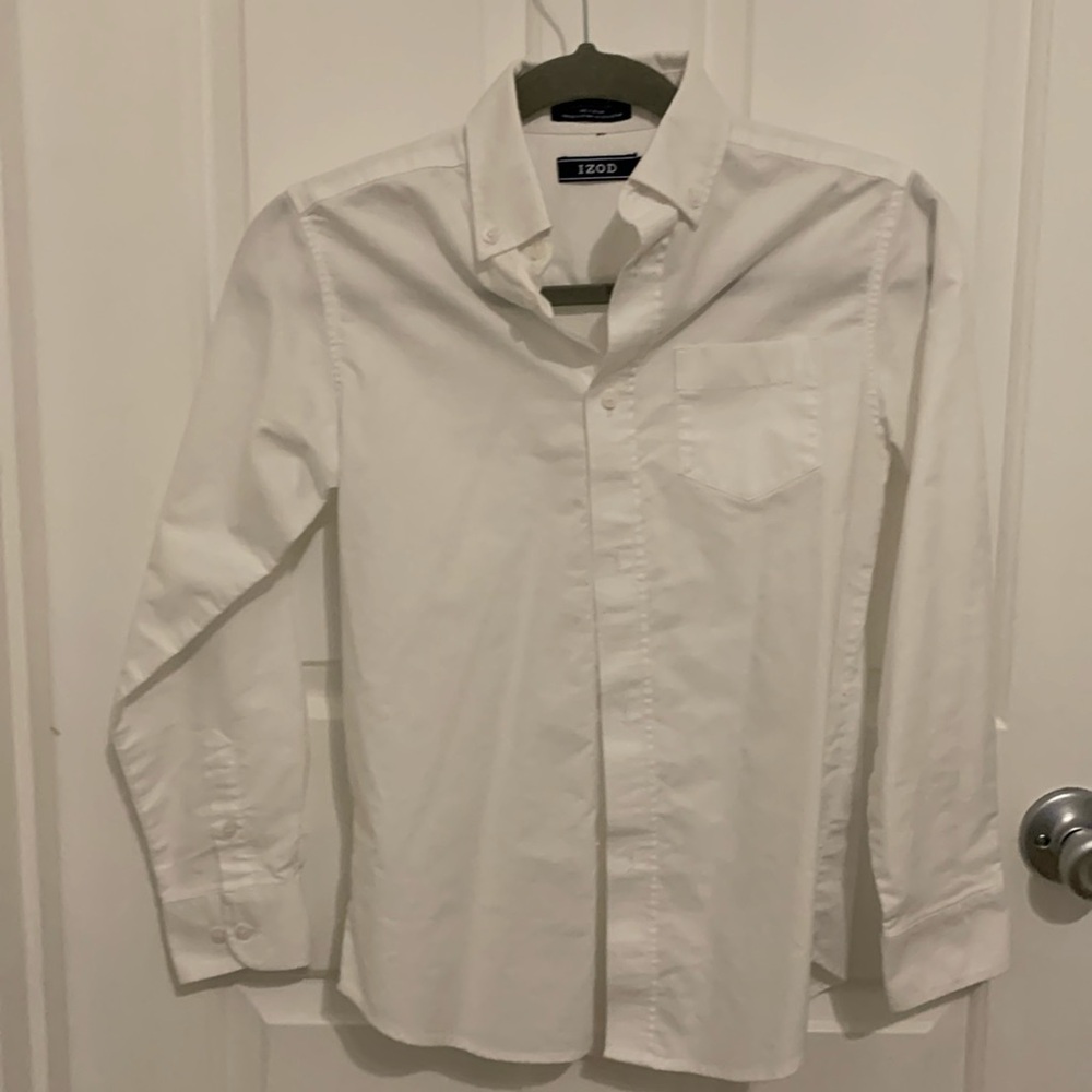 Izod boys size 12 button down white shirt. Excellent used condition.